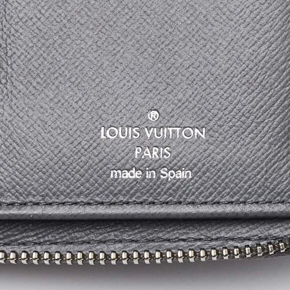 Louis Vuitton Grey Taiga Leather Zippy Vertical Wallet - Picture 7 of 8